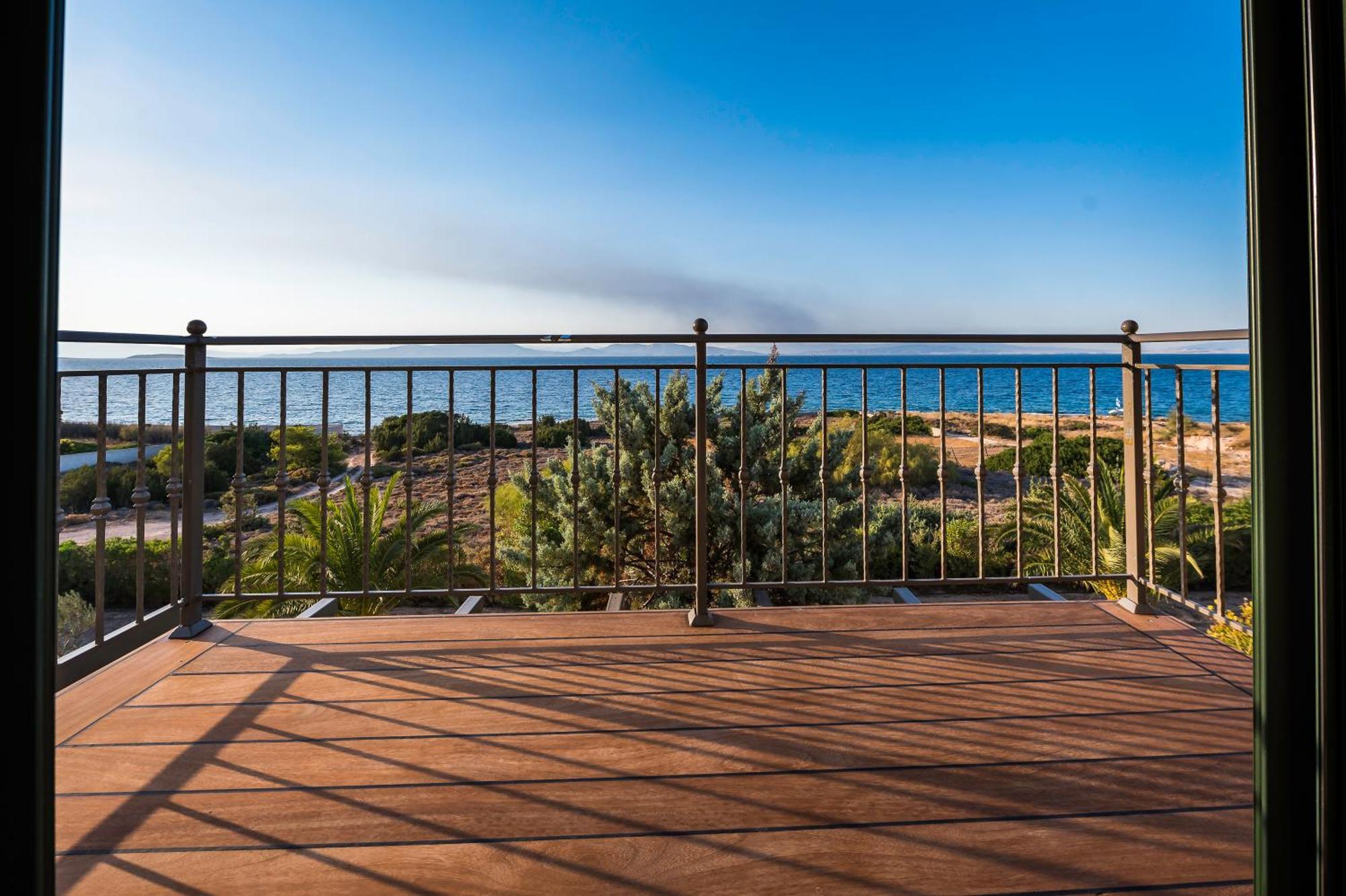 Marfaia - Villa By The Sea Agioi エクステリア 写真