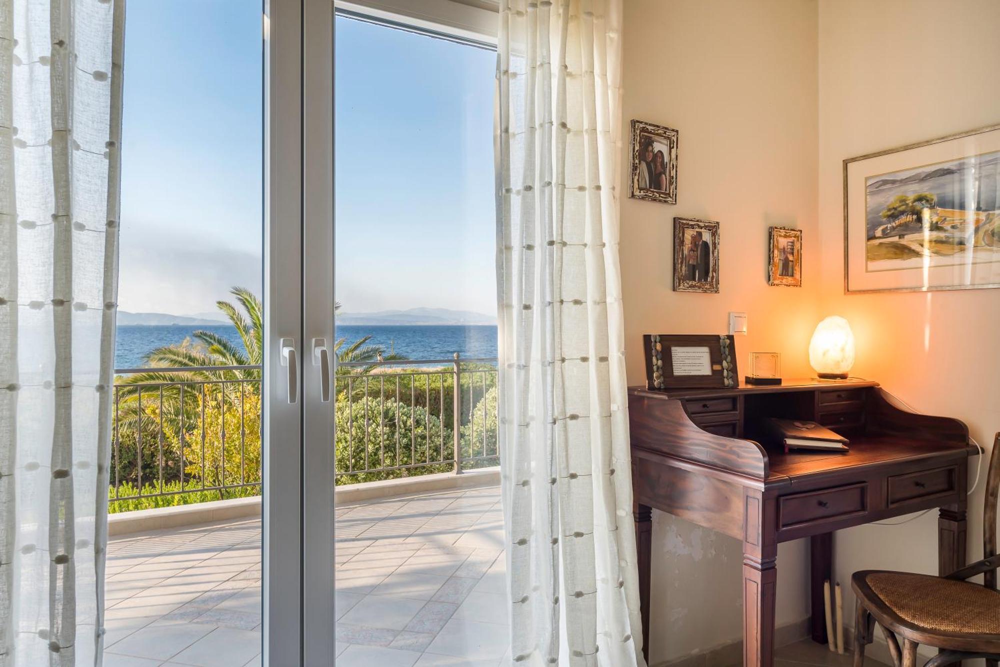 Marfaia - Villa By The Sea Agioi エクステリア 写真
